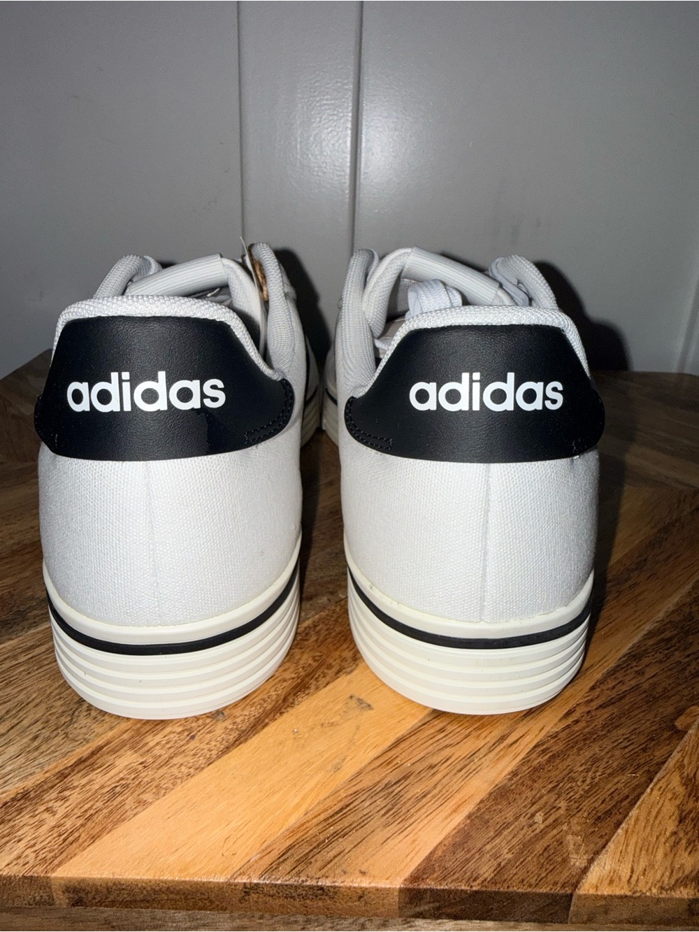 Adidas Daily 4.0 White Black Sneakers Men’s 10.5 NWT - Picture 5 of 9